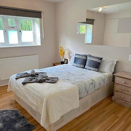303 Alexandra Avenue Ha2 9Dx Leilighet Pinner Eksteriør bilde