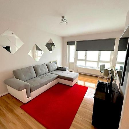 303 Alexandra Avenue Ha2 9Dx Leilighet Pinner Eksteriør bilde