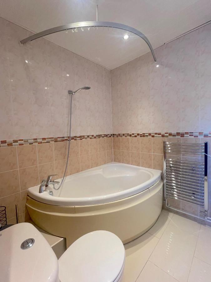 303 Alexandra Avenue Ha2 9Dx Leilighet Pinner Eksteriør bilde