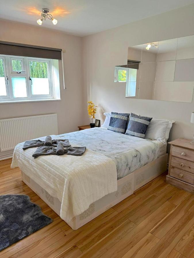 303 Alexandra Avenue Ha2 9Dx Leilighet Pinner Eksteriør bilde