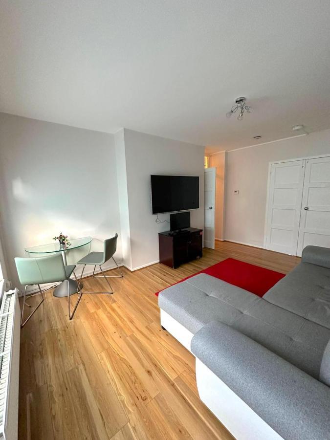 303 Alexandra Avenue Ha2 9Dx Leilighet Pinner Eksteriør bilde